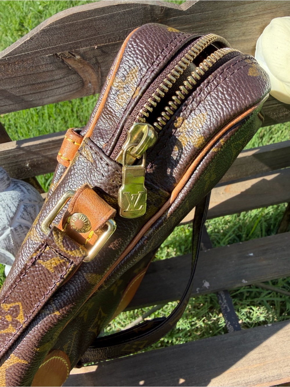 Authentic Louis Vuitton Danube Bag Made in France - Picture 5 of 16